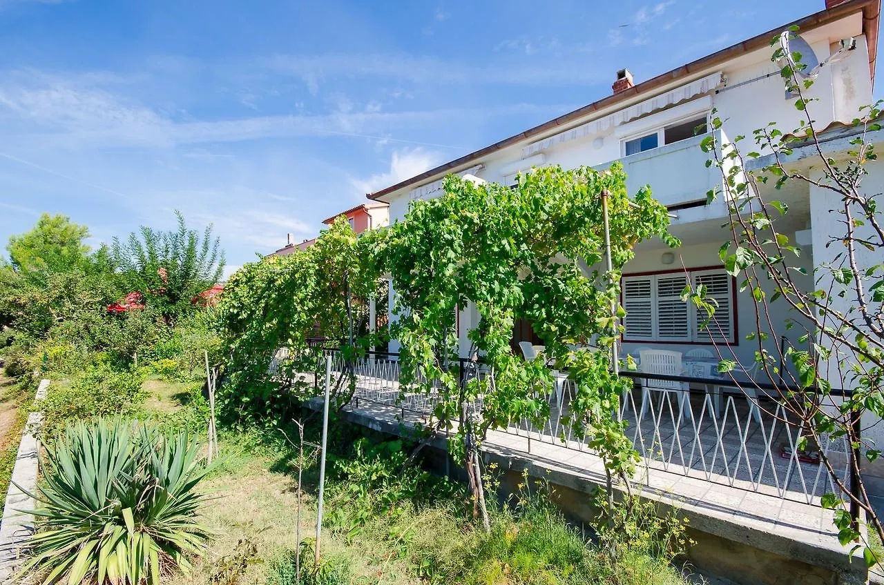 Apartments Biserka Barbat na Rabu