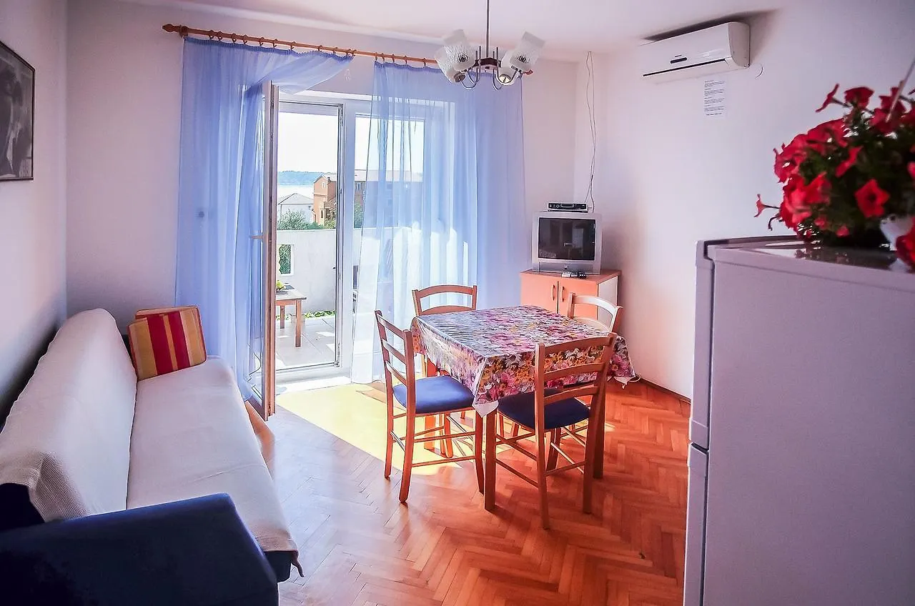 Apartments Biserka Barbat na Rabu 0*,
