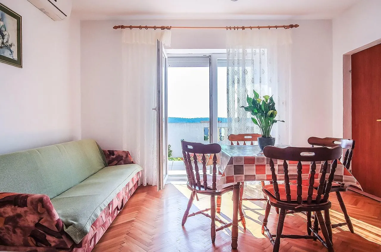 Apartments Biserka Barbat na Rabu Croatia