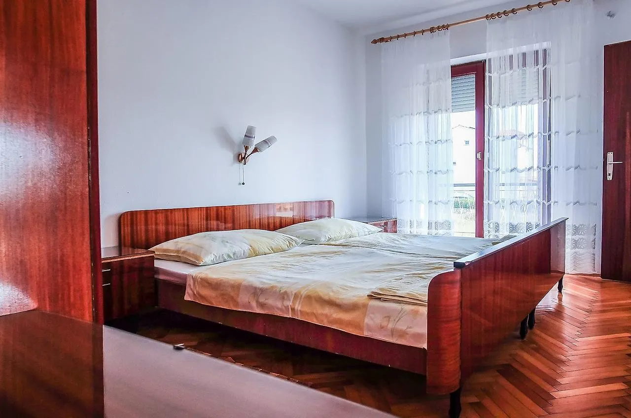 Apartments Biserka Barbat na Rabu 0*,