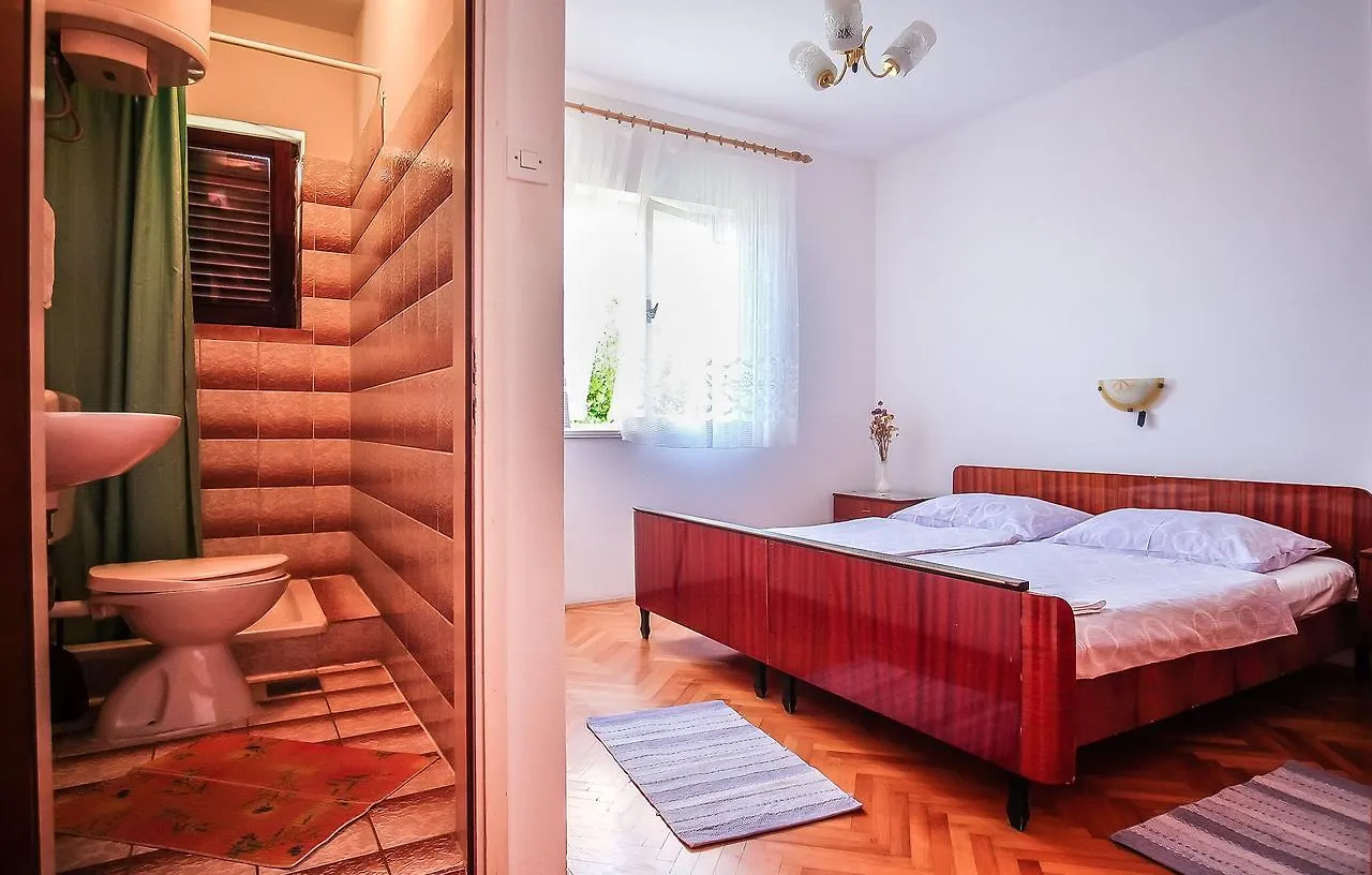 Apartments Biserka Barbat na Rabu Croatia